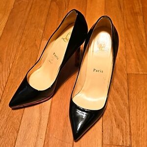 Christian Louboutin sz 37 heels